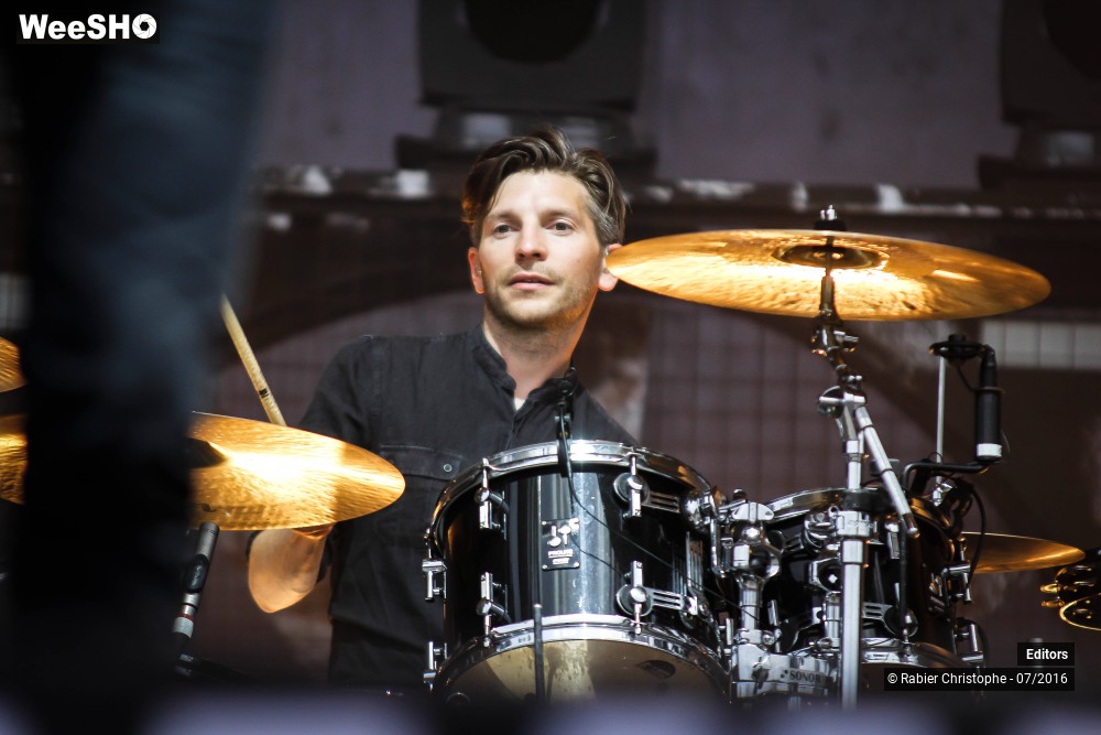 21/50 photos du spectacle Editors