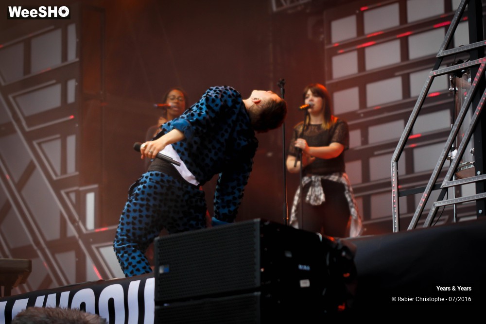 6/37 photos du spectacle Years & Years