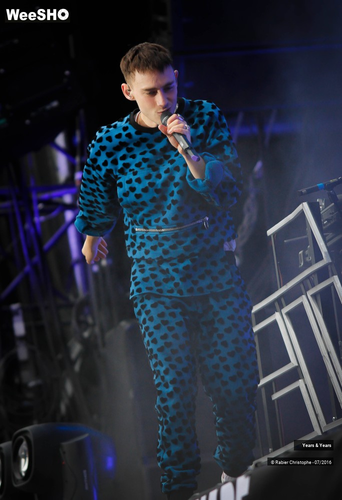 10/37 photos du spectacle Years & Years