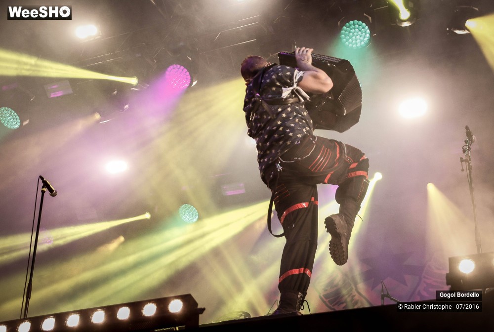 10/45 photos du spectacle Gogol Bordello