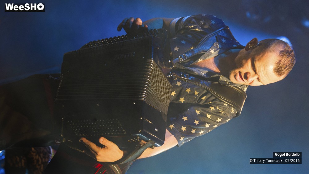 20/43 photos du spectacle Gogol Bordello 1