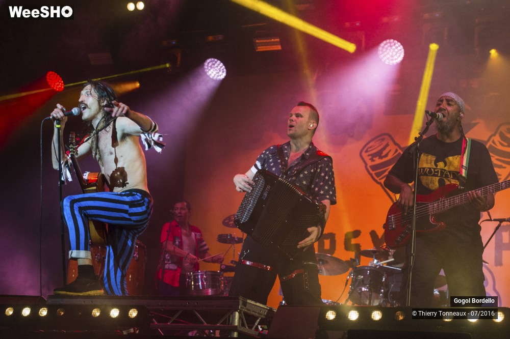 30/43 photos du spectacle Gogol Bordello 1