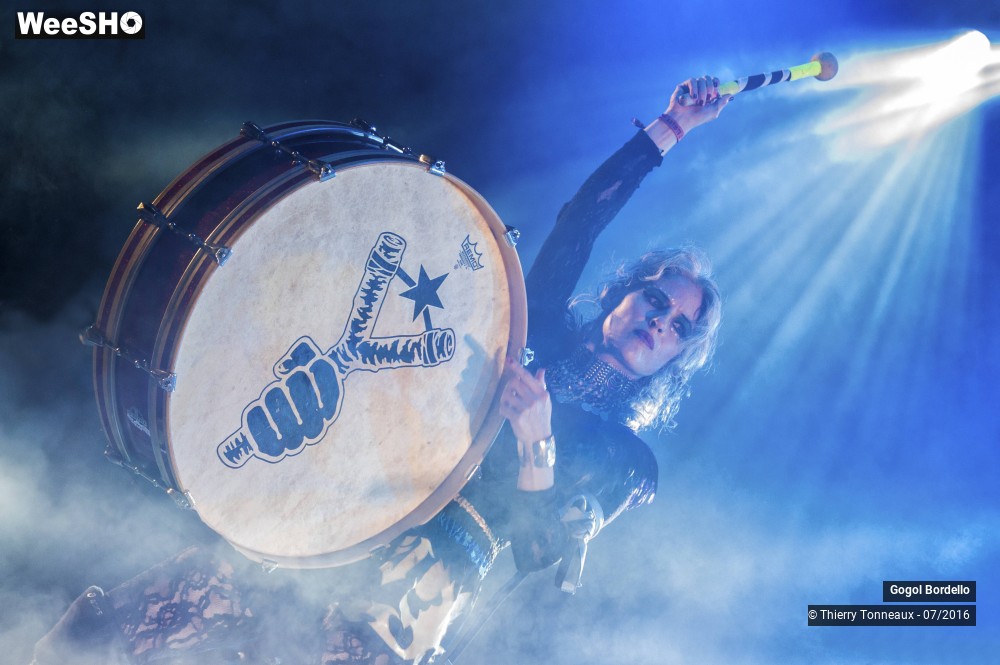 32/43 photos du spectacle Gogol Bordello 1