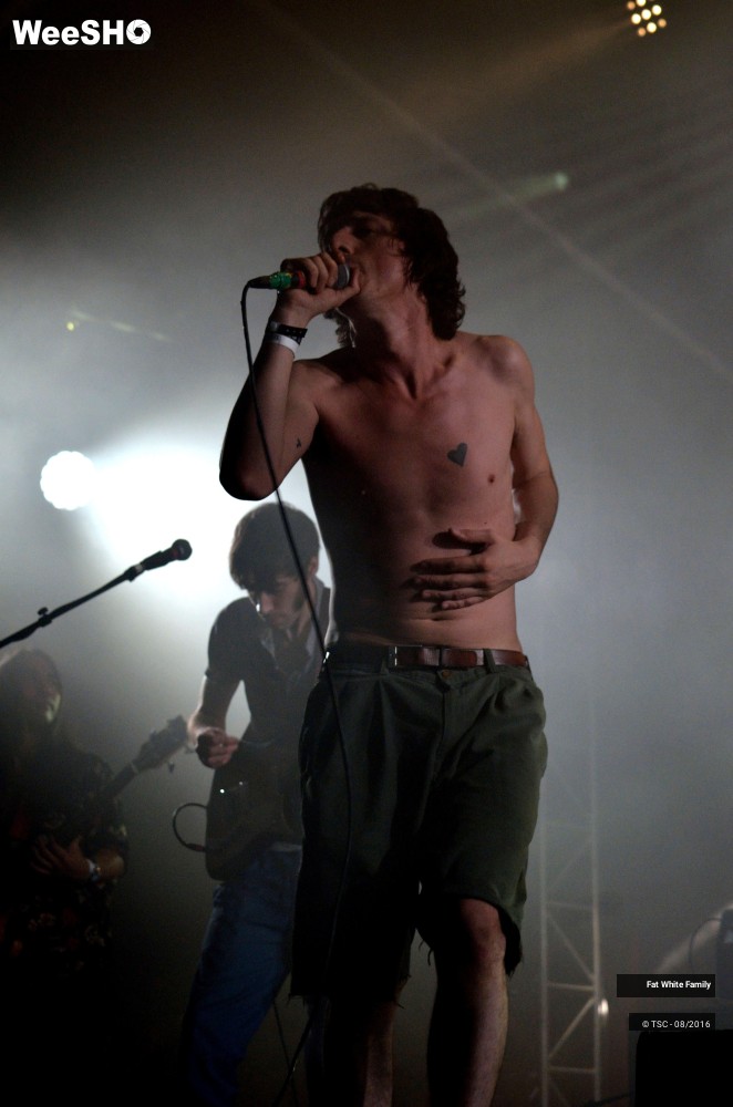 4/10 photos du spectacle Fat White Family