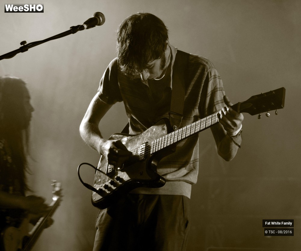 6/10 photos du spectacle Fat White Family