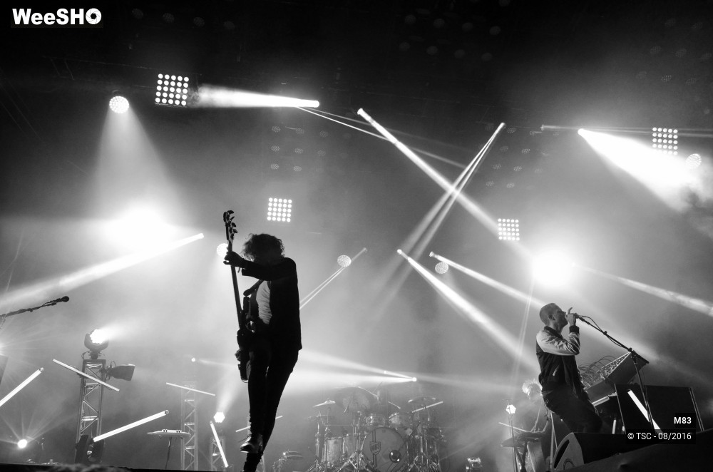 4/10 photos du spectacle M83