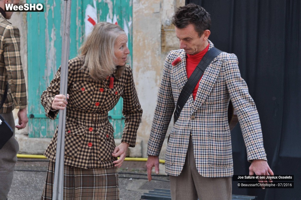 51/51 photos du spectacle Autorisation de sortie