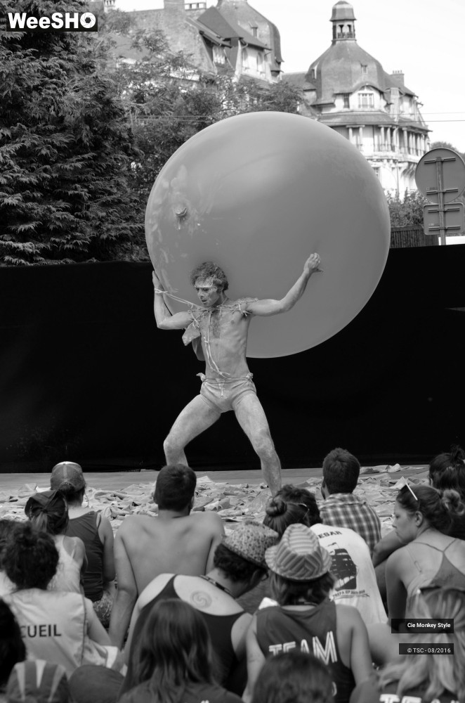 24/28 photos du spectacle Babylloon