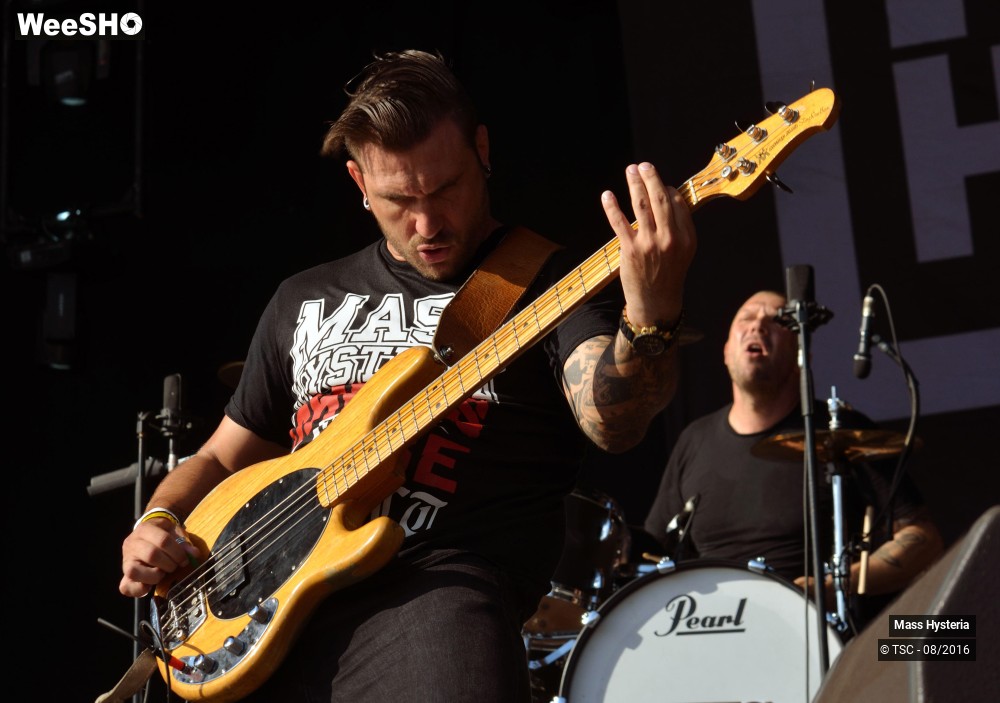 4/17 photos du spectacle Mass Hysteria