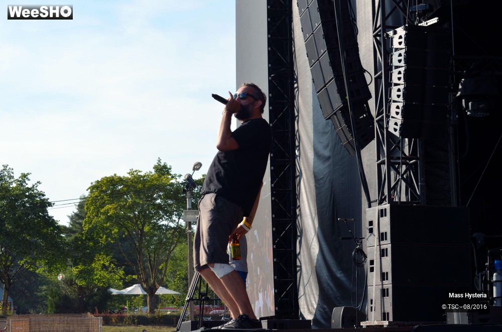 8/17 photos du spectacle Mass Hysteria