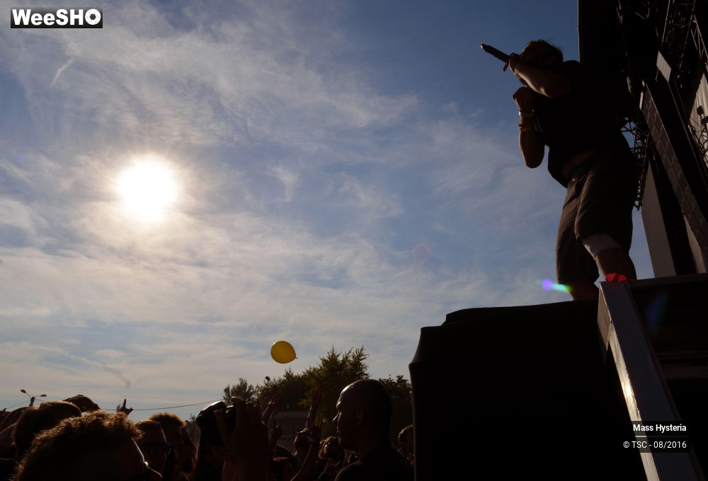 9/17 photos du spectacle Mass Hysteria