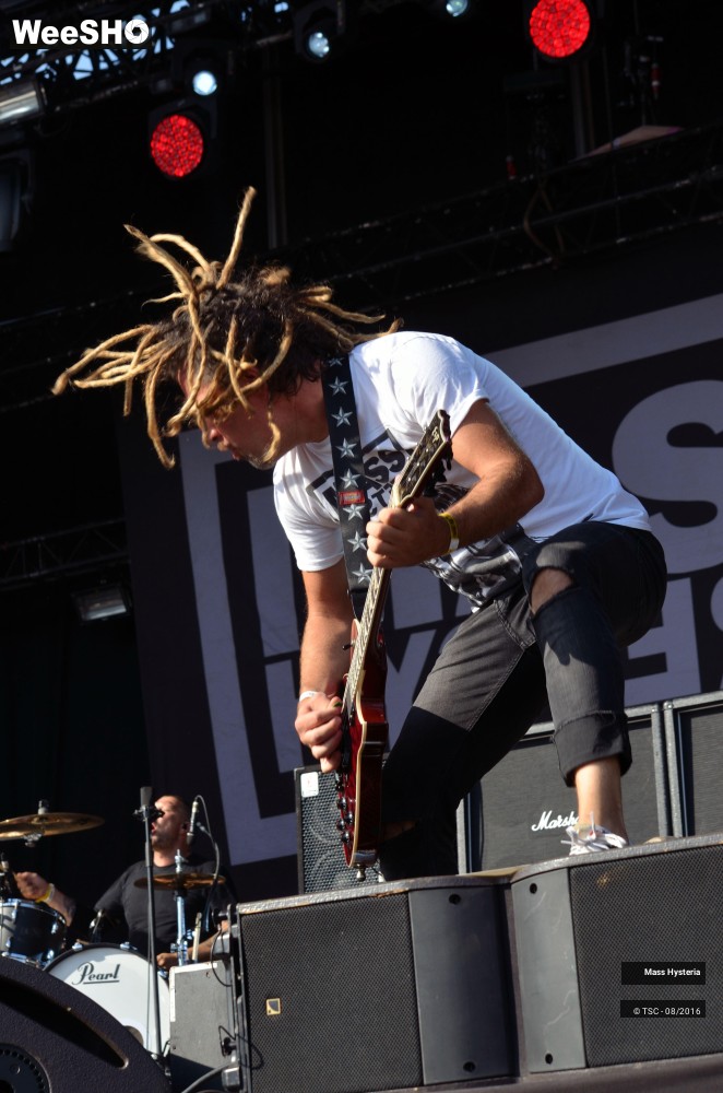 13/17 photos du spectacle Mass Hysteria