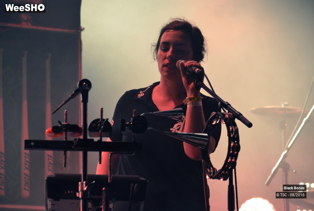 1/19 photos du spectacle Black Bones
