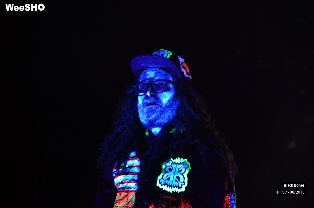 8/19 photos du spectacle Black Bones