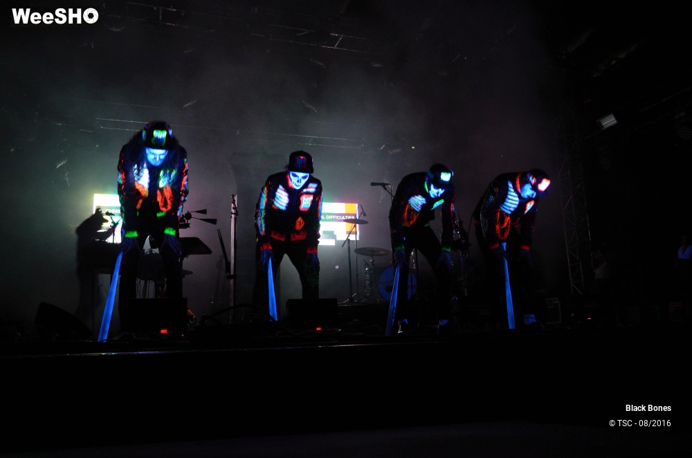 9/19 photos du spectacle Black Bones