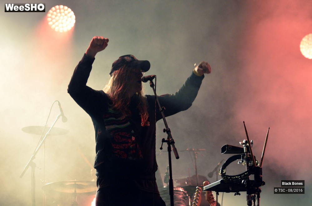 13/19 photos du spectacle Black Bones