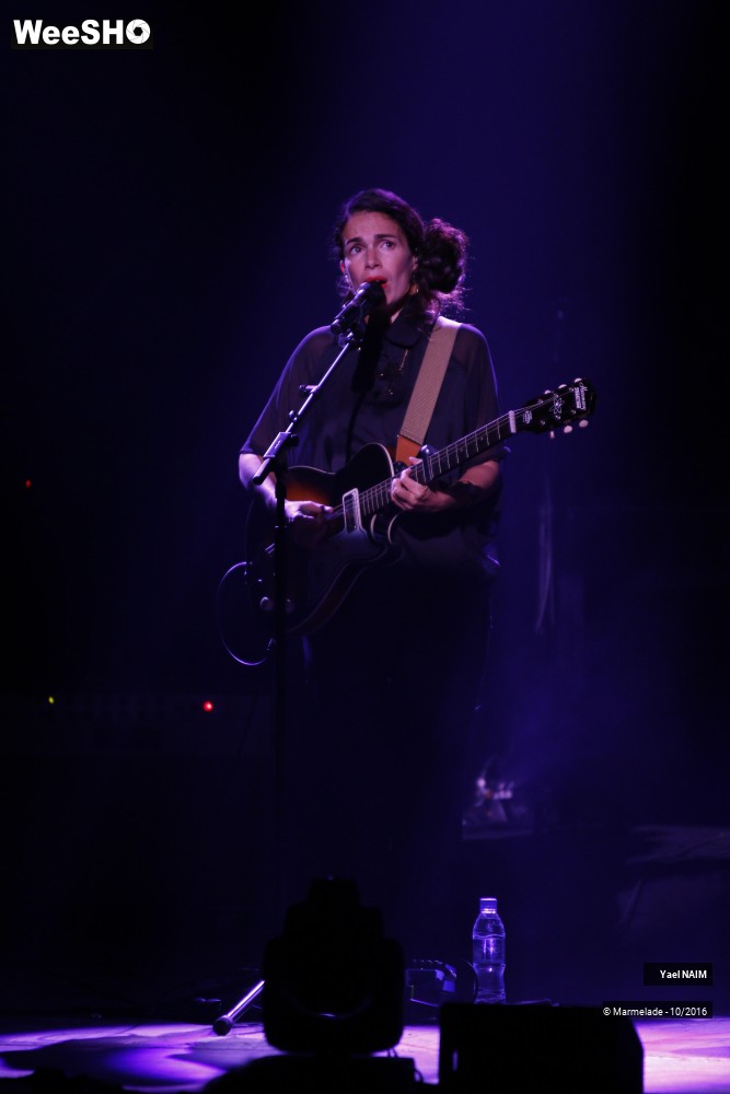 9/40 photos du spectacle Yael Naim