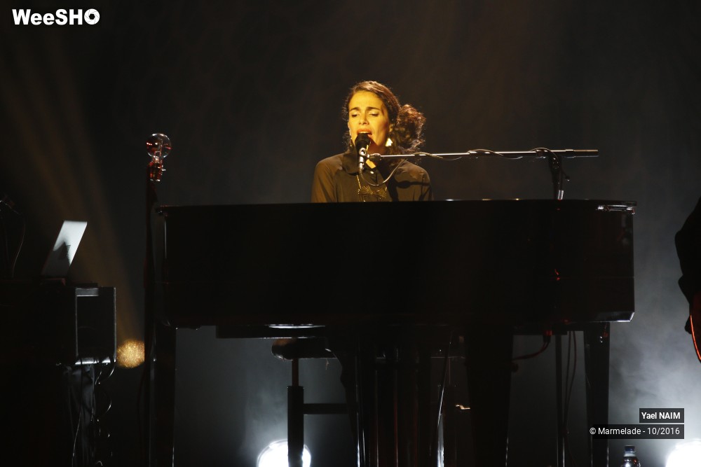 29/40 photos du spectacle Yael Naim