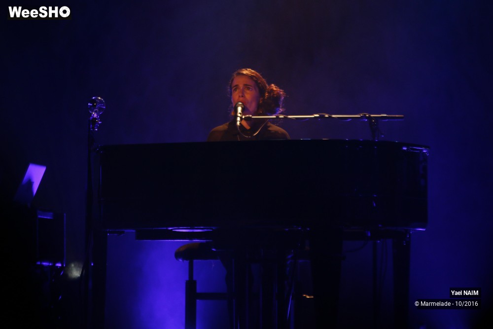 31/40 photos du spectacle Yael Naim