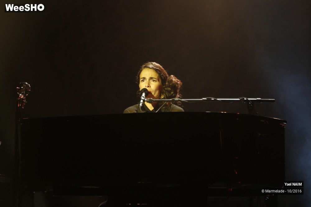 35/40 photos du spectacle Yael Naim