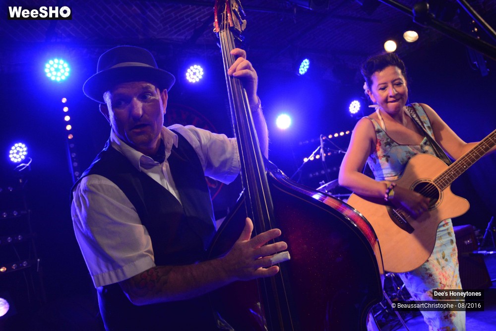 20/42 photos du spectacle Dee's Honeytones