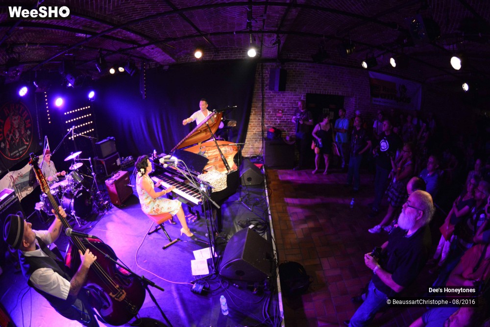 25/42 photos du spectacle Dee's Honeytones