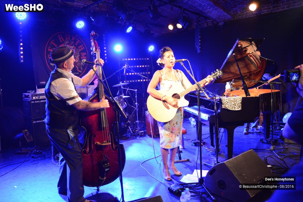 39/42 photos du spectacle Dee's Honeytones