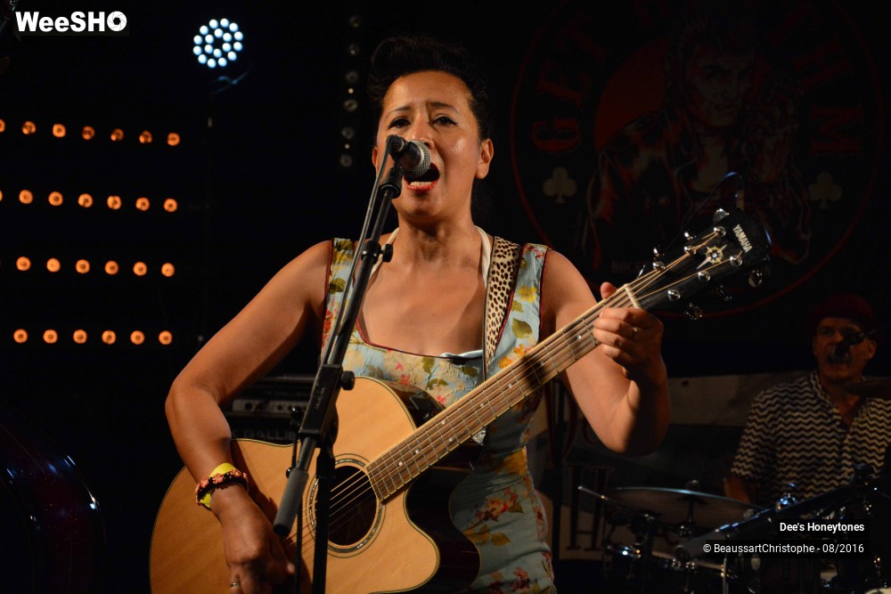 41/42 photos du spectacle Dee's Honeytones