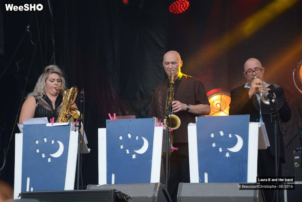 7/37 photos du spectacle Laura B & Her Band