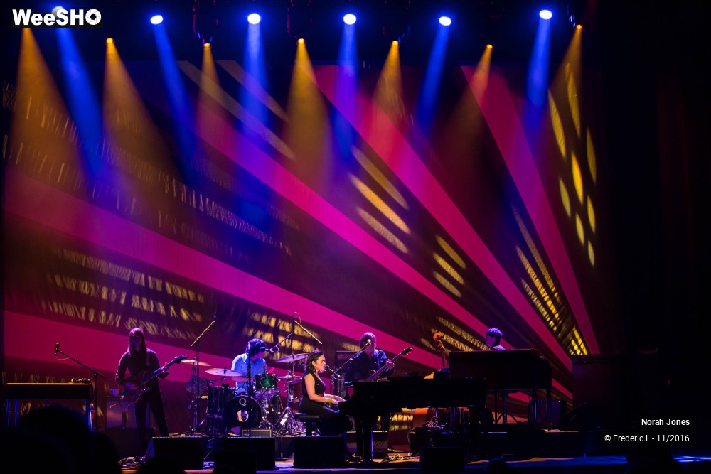 7/34 photos du spectacle Norah Jones