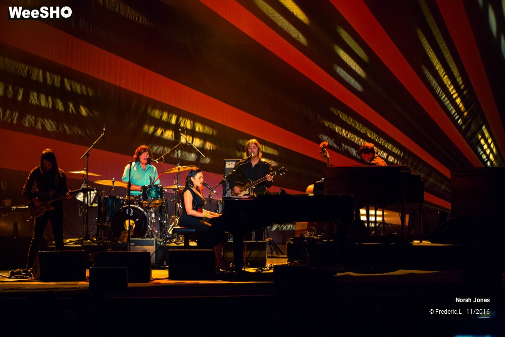 28/34 photos du spectacle Norah Jones