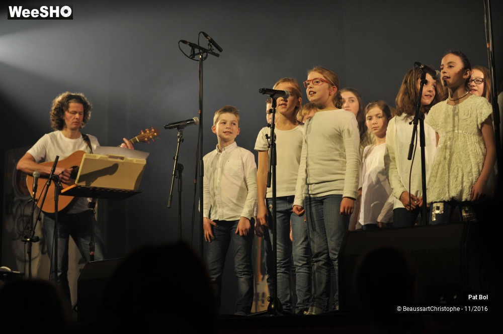 6/18 photos du spectacle Pat Bol et la chorale de l'école de musique