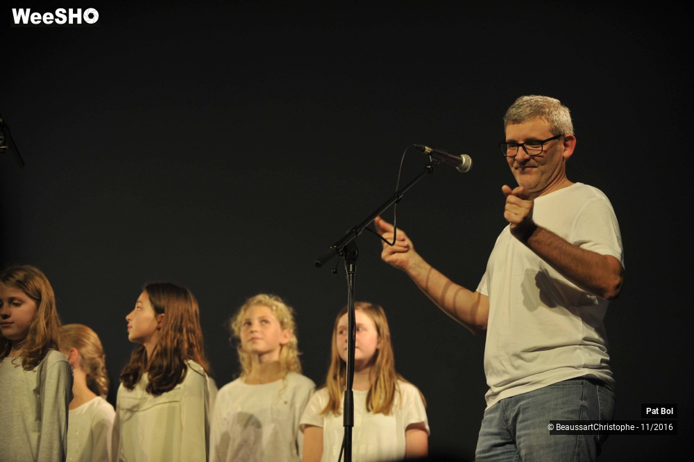 12/18 photos du spectacle Pat Bol et la chorale de l'école de musique