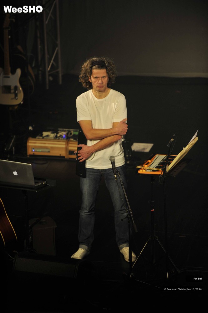 14/18 photos du spectacle Pat Bol et la chorale de l'école de musique