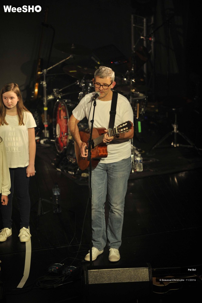 16/18 photos du spectacle Pat Bol et la chorale de l'école de musique