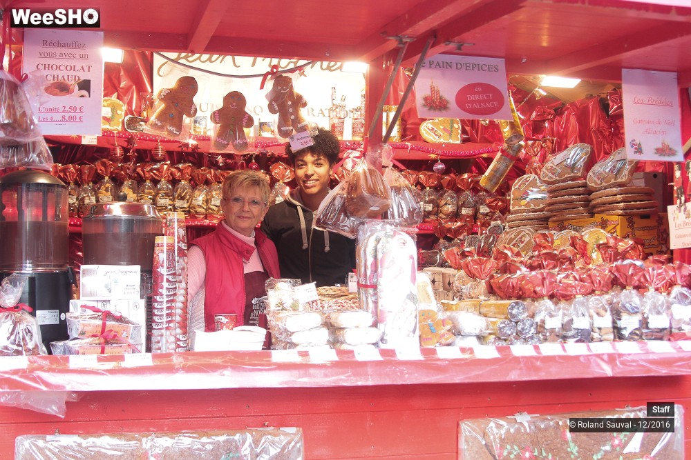 32/41 photos du spectacle ballade dans les chalets de noel