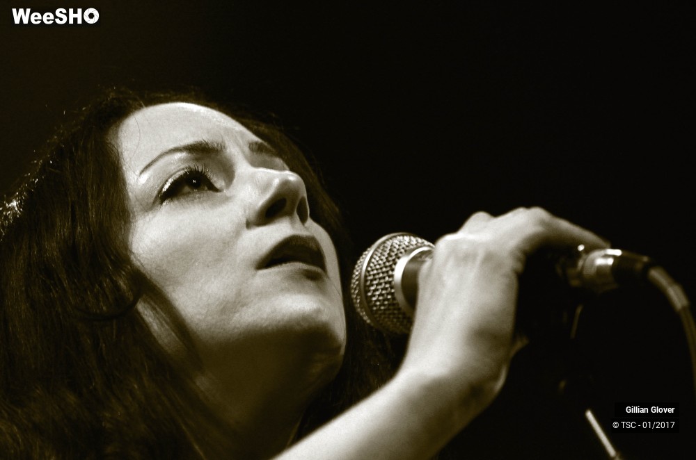 2/27 photos du spectacle Gillian Glover