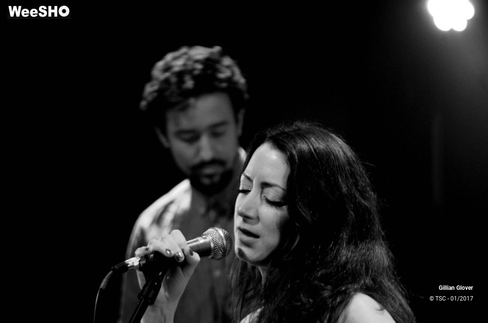 13/27 photos du spectacle Gillian Glover