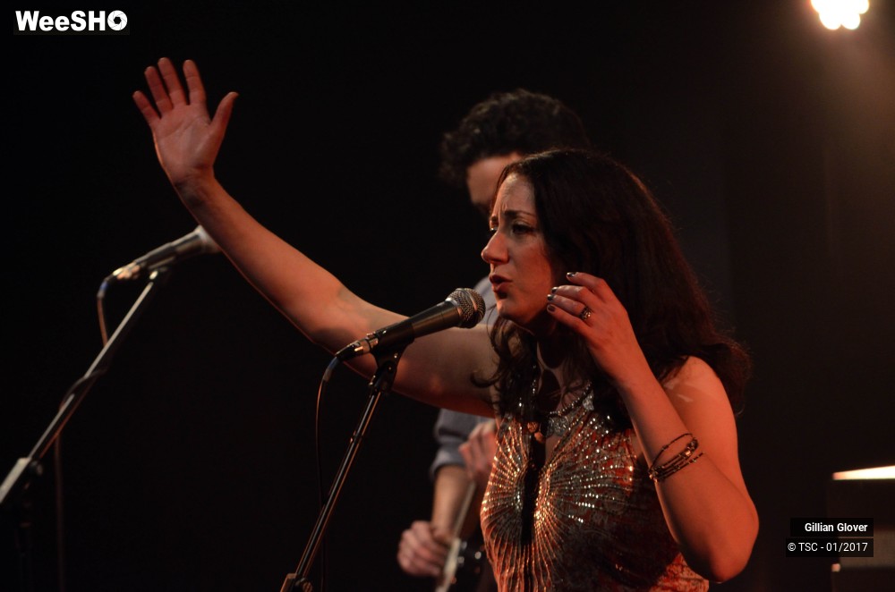 22/27 photos du spectacle Gillian Glover