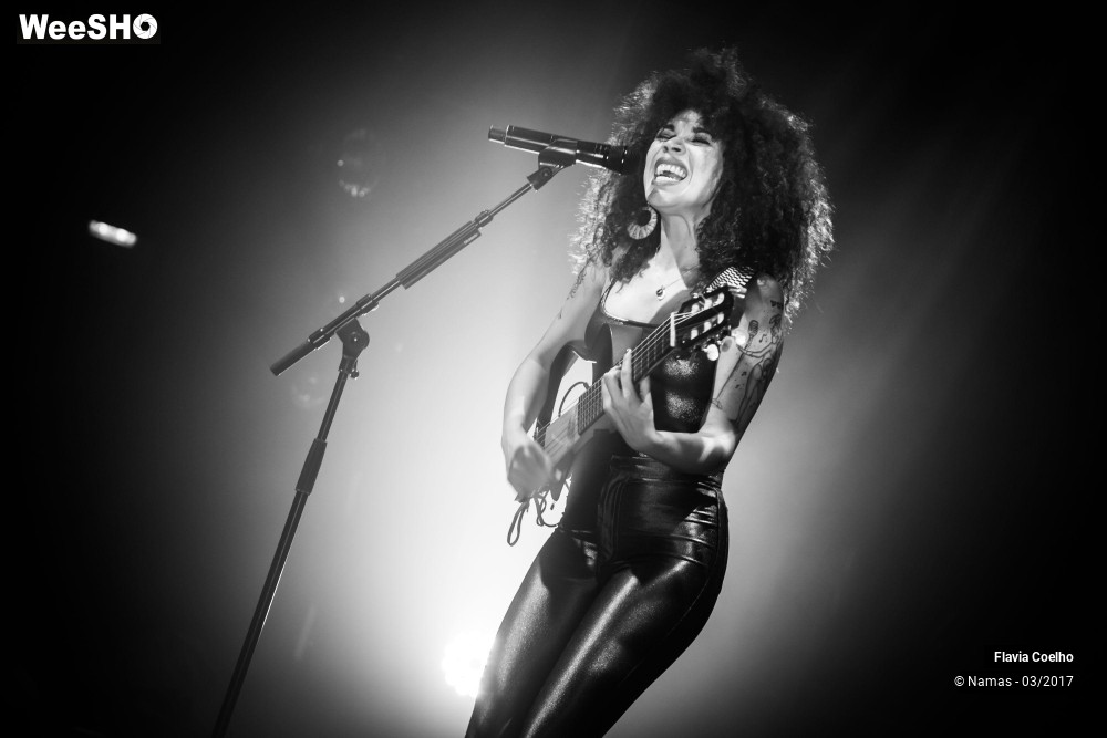 5/45 photos du spectacle Flavia Coelho