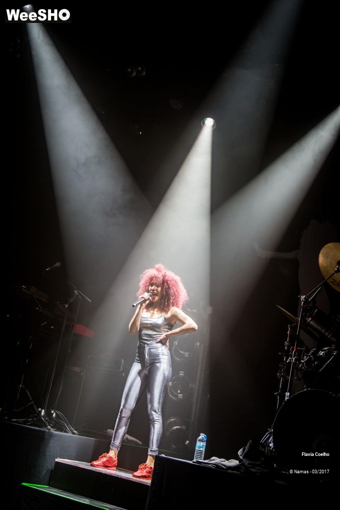 12/45 photos du spectacle Flavia Coelho