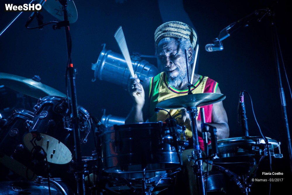 15/45 photos du spectacle Flavia Coelho