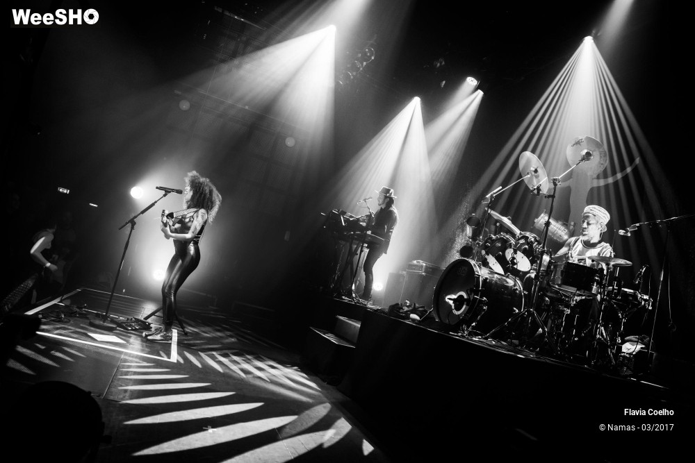 17/45 photos du spectacle Flavia Coelho