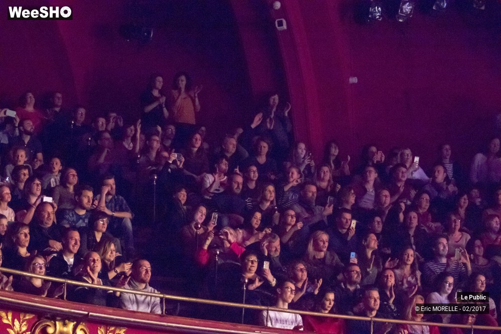 9/50 photos du spectacle Vianney Ambiance