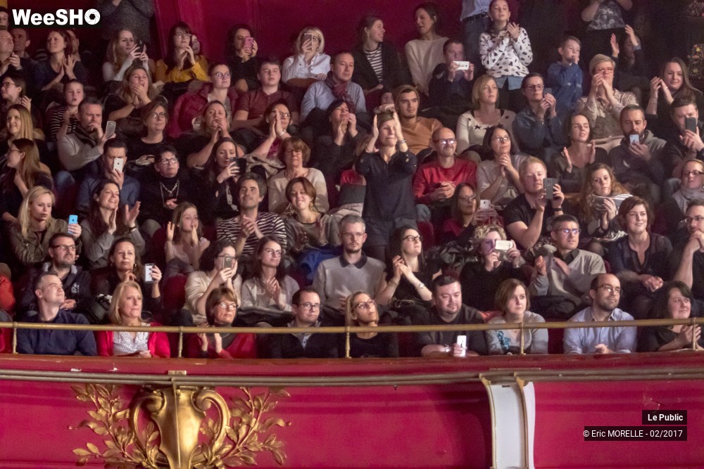 35/50 photos du spectacle Vianney Ambiance