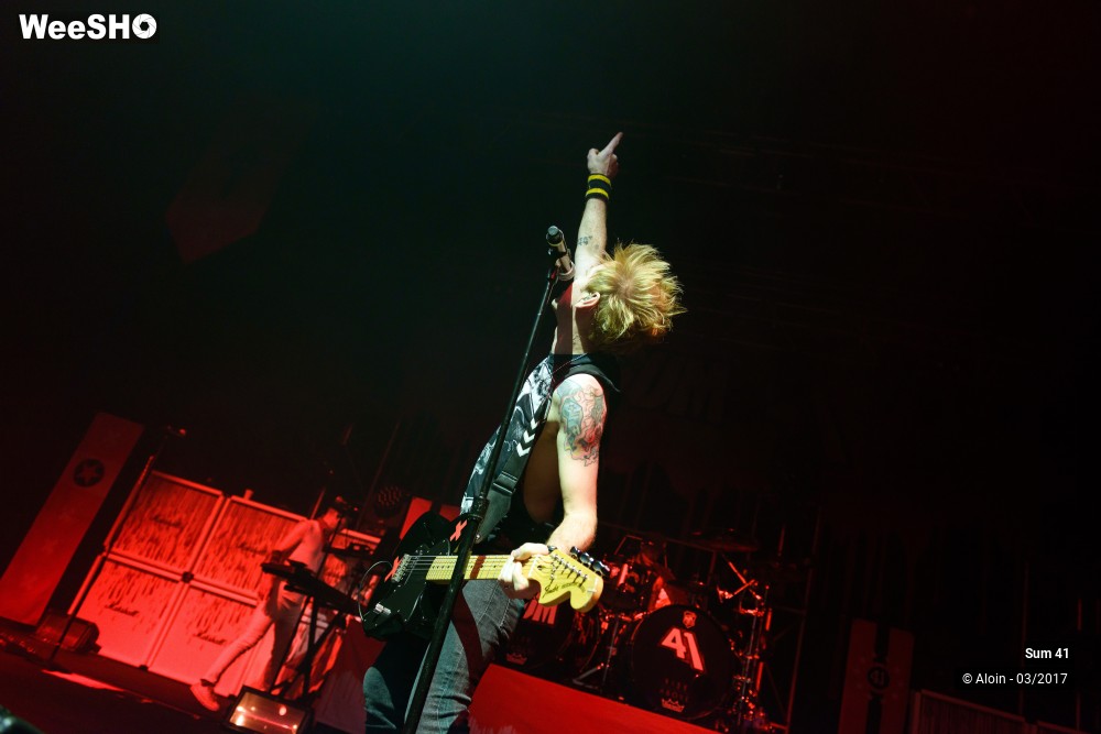 2/23 photos du spectacle SUM 41