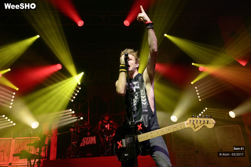 8/23 photos du spectacle SUM 41