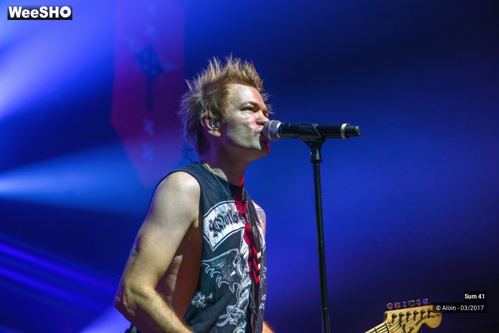 9/23 photos du spectacle SUM 41