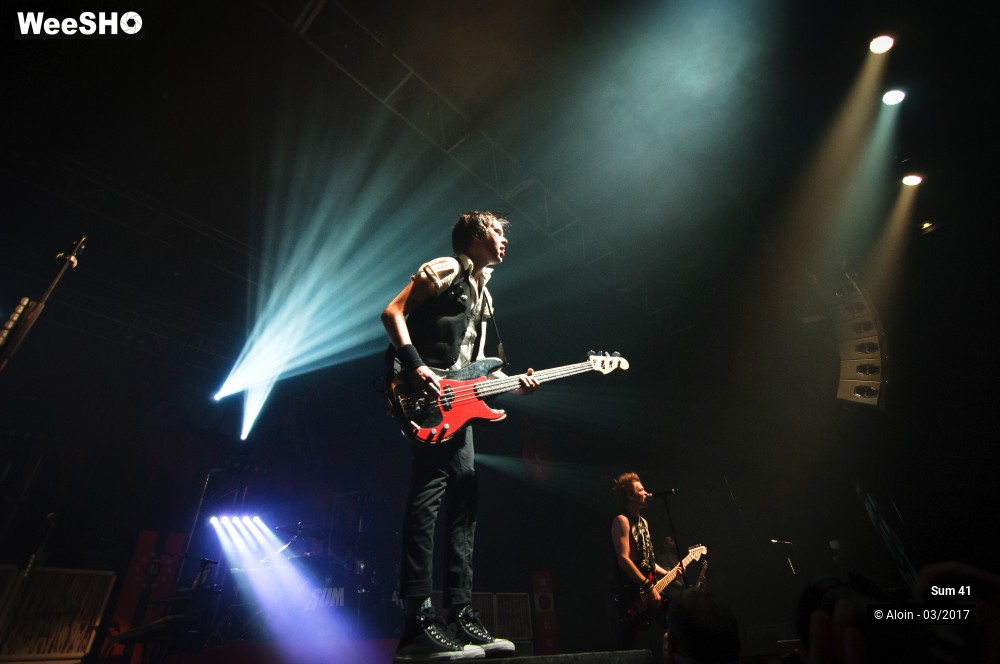 13/23 photos du spectacle SUM 41