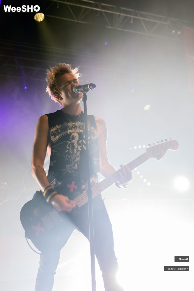 17/23 photos du spectacle SUM 41